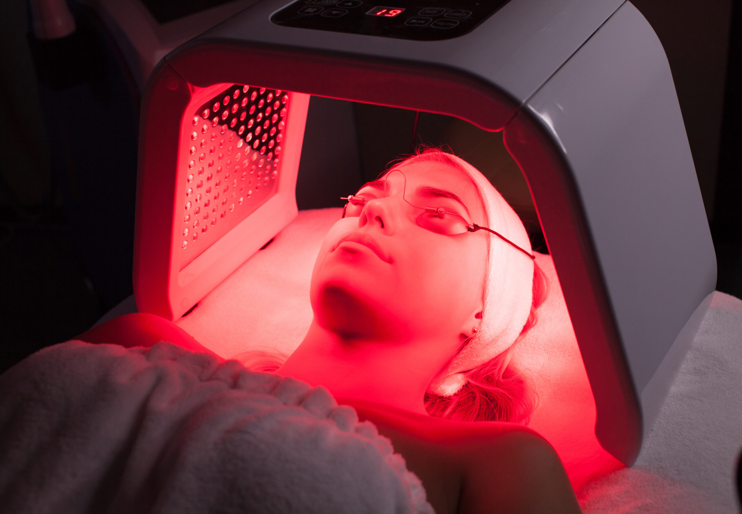Red Light Therapy for Healthy, Glowing Skin A Skincare Routine Must-Have